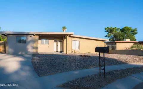 2621 S Panther Pl, Tucson, AZ 85730