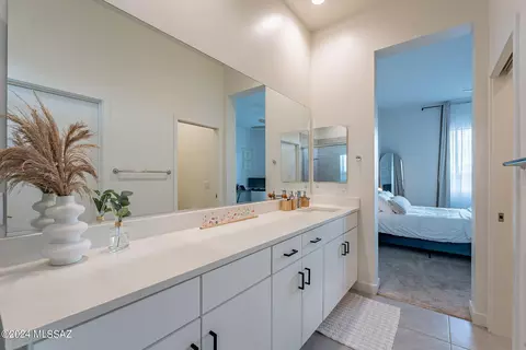 Bath - 13280 E Cloudy Heights Pl, Vail, AZ 85641 photo 3 of 5