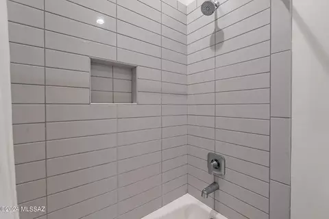 Bath - 13280 E Cloudy Heights Pl, Vail, AZ 85641 photo 5 of 5