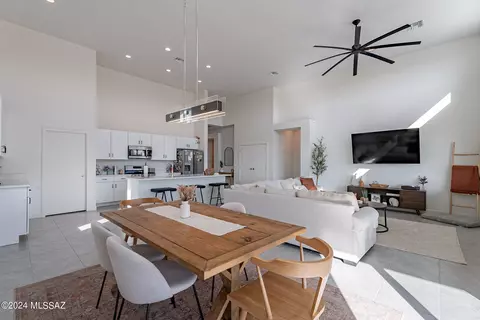 Dining - 13280 E Cloudy Heights Pl, Vail, AZ 85641 photo 3 of 4