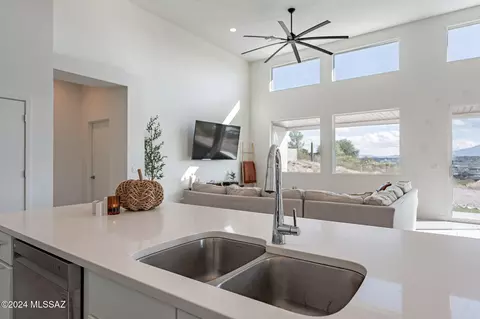 Kitchen - 13280 E Cloudy Heights Pl, Vail, AZ 85641 photo 8 of 9