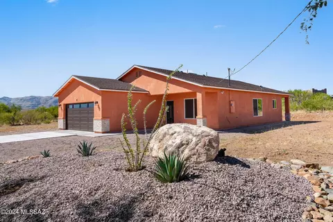 91 Avenida De Las Naciones, Rio Rico, AZ 85648