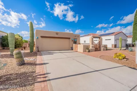 3422 S Waterfall Dr, Green Valley, AZ 85614