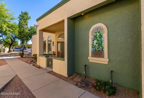 2434 W Via Di Silvio, Tucson, AZ 85741