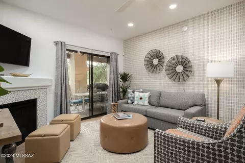 2550 E River Rd #3201, Tucson, AZ 85718