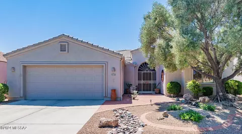 2687 S Chipshot Dr, Green Valley, AZ 85614