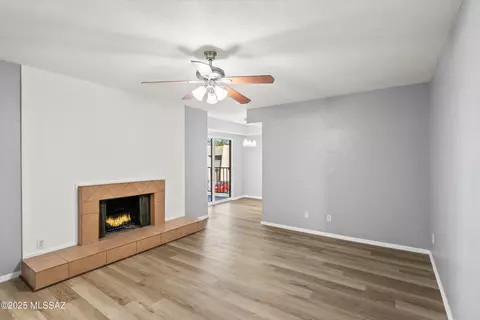 1620 N Wilmot Rd #E242, Tucson, AZ 85712