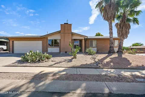 8420 E Desert Palm St, Tucson, AZ 85730