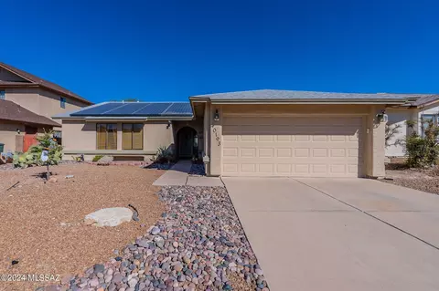 10193 E Foxmoor Dr, Tucson, AZ 85748