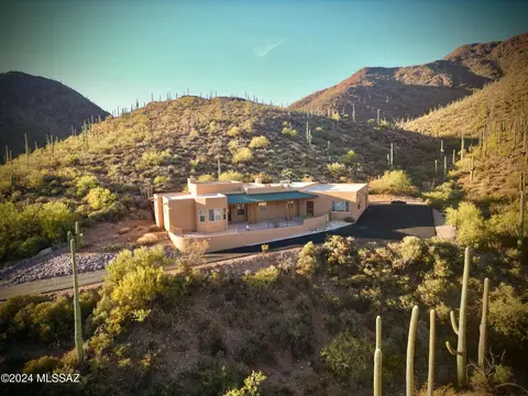 301 N Camino De Oeste, Tucson, AZ 85745