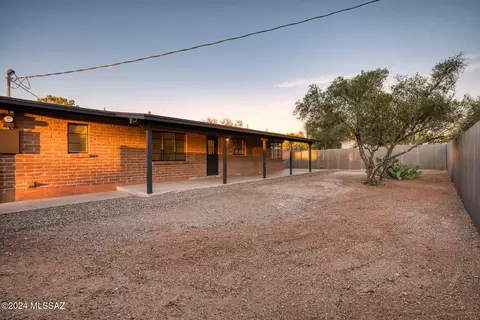 Exterior - 6410 E Printer Udell St, Tucson, AZ 85710 photo 4 of 9