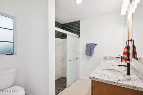 Bath - 6410 E Printer Udell St, Tucson, AZ 85710 photo 1 of 6