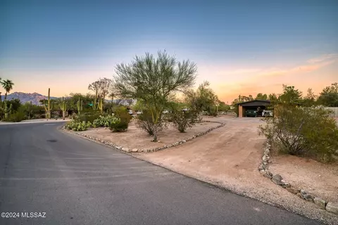 Exterior - 6410 E Printer Udell St, Tucson, AZ 85710 photo 8 of 9