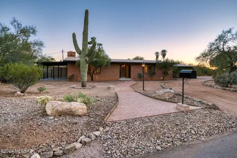 6410 E Printer Udell St, Tucson, AZ 85710