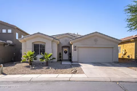 36 E Calle Trona, Green Valley, AZ 85614