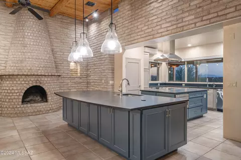 Kitchen - 4645 E Coachlight Ln, Tucson, AZ 85718 photo 1 of 5