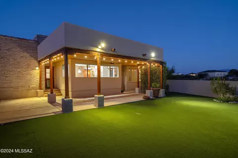 Exterior - 4645 E Coachlight Ln, Tucson, AZ 85718 photo 10 of 12