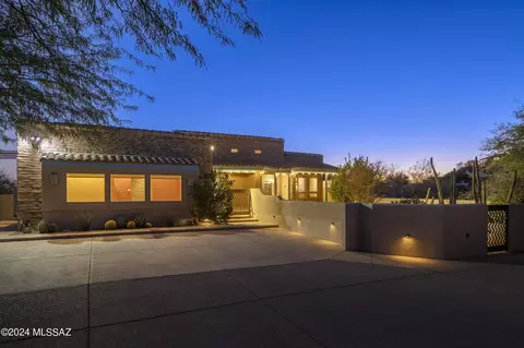 Exterior - 4645 E Coachlight Ln, Tucson, AZ 85718 photo 3 of 12