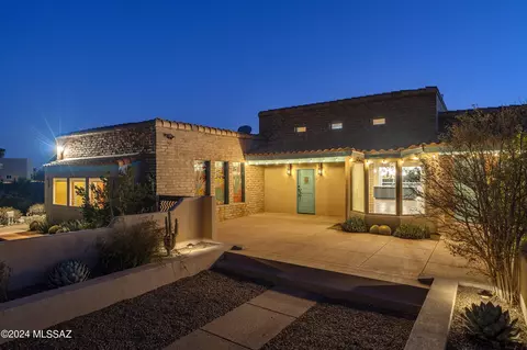 Exterior - 4645 E Coachlight Ln, Tucson, AZ 85718 photo 2 of 12