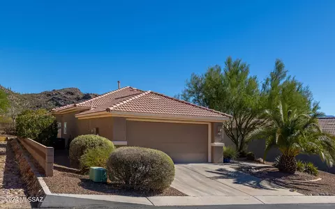 13584 N Holly Grape Dr, Marana, AZ 85658