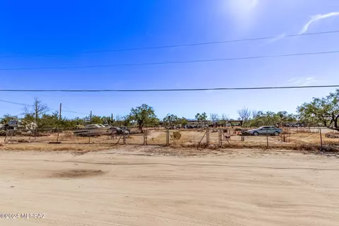 12429 W Vegas Dr, Tucson, AZ 85736