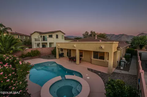 11767 N Mesquite Hollow Dr, Tucson, AZ 85737