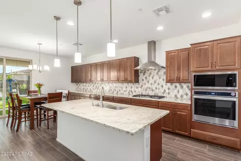 9942 E Brookbank Trl, Tucson, AZ 85747