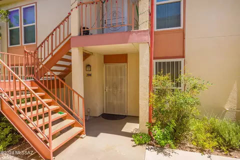 1600 N Wilmot Rd #196, Tucson, AZ 85712