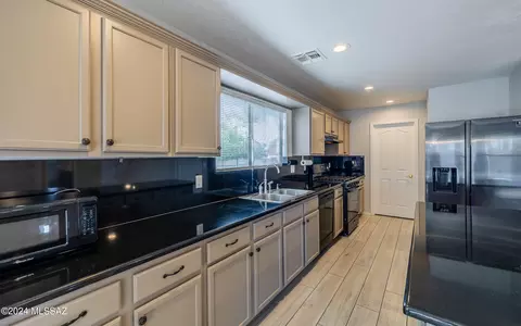8762 E Getsinger Ln, Tucson, AZ 85747 photo 8