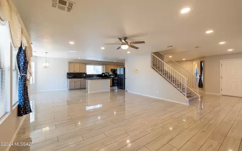 8762 E Getsinger Ln, Tucson, AZ 85747 photo 2