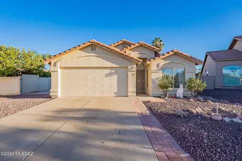 7043 W Avondale Pl, Tucson, AZ 85743
