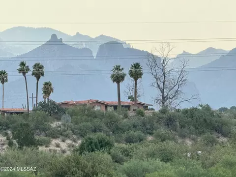 5240 E River House Rd, Tucson, AZ 85718