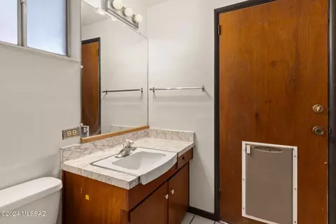 Bath - 2619 E Silver St, Tucson, AZ 85716 photo 2 of 4