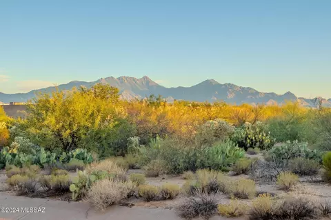 449 W Windham Blvd, Green Valley, AZ 85614