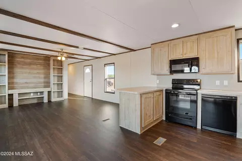 8944 S Comanche Rd, Tucson, AZ 85735
