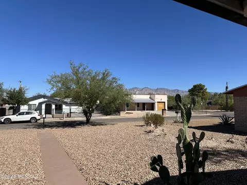 Exterior - 1128 E Hedrick Dr, Tucson, AZ 85719 photo 5 of 9