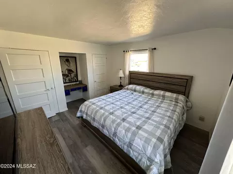 Bedroom - 1128 E Hedrick Dr, Tucson, AZ 85719 photo 2 of 6