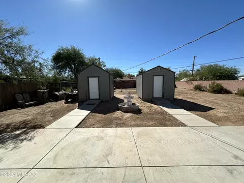 Exterior - 1128 E Hedrick Dr, Tucson, AZ 85719 photo 6 of 9