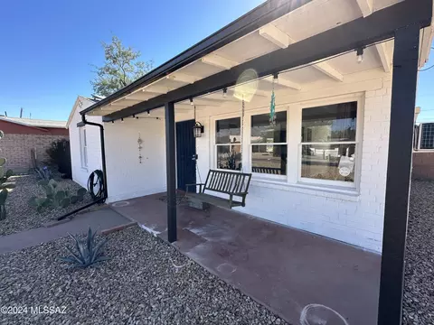 Exterior - 1128 E Hedrick Dr, Tucson, AZ 85719 photo 4 of 9