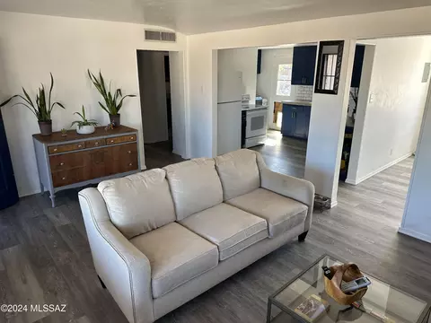 Living - 1128 E Hedrick Dr, Tucson, AZ 85719 photo 1 of 4