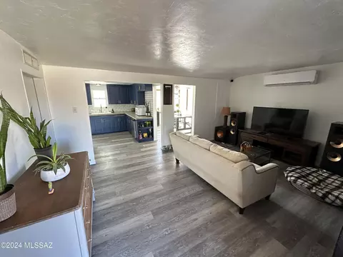 Living - 1128 E Hedrick Dr, Tucson, AZ 85719 photo 2 of 4