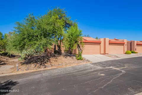 8501 E Haverhill Ln, Tucson, AZ 85715