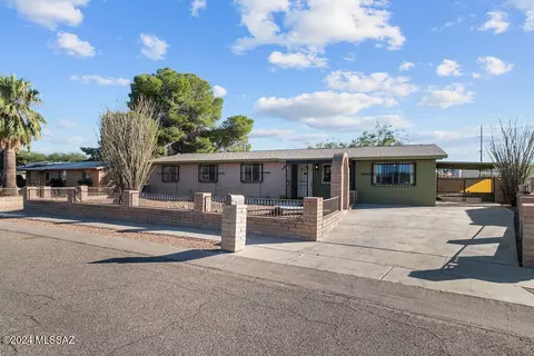2811 W Dorado Cir, Tucson, AZ 85746