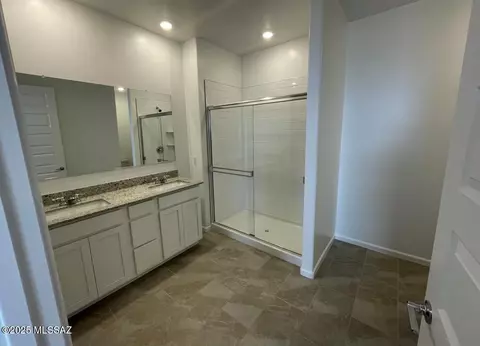 Bath - 10835 E Union Hills Dr, Vail, AZ 85641 photo 1 of 1