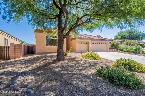 430 N Old Camp Ln, Sahuarita, AZ 85629