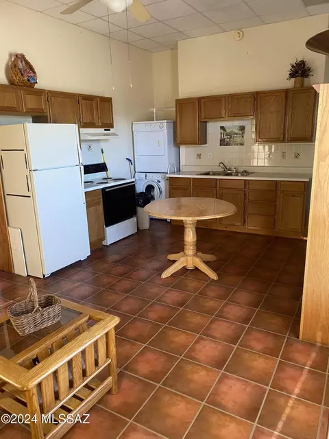 Kitchen - 6 Sunset Ln, Elgin, AZ 85611 photo 1 of 2
