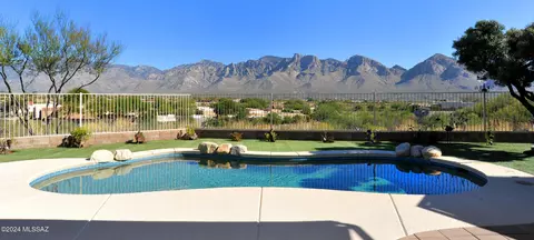 11802 N Pyramid Point Dr, Oro Valley, AZ 85737