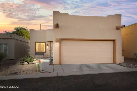 555 W Parkwood Ct, Green Valley, AZ 85614