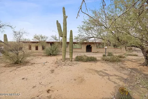 9273 E Bidahochi Dr, Tucson, AZ 85749