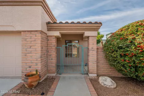 2041 W Amblemorn Dr, Green Valley, AZ 85622